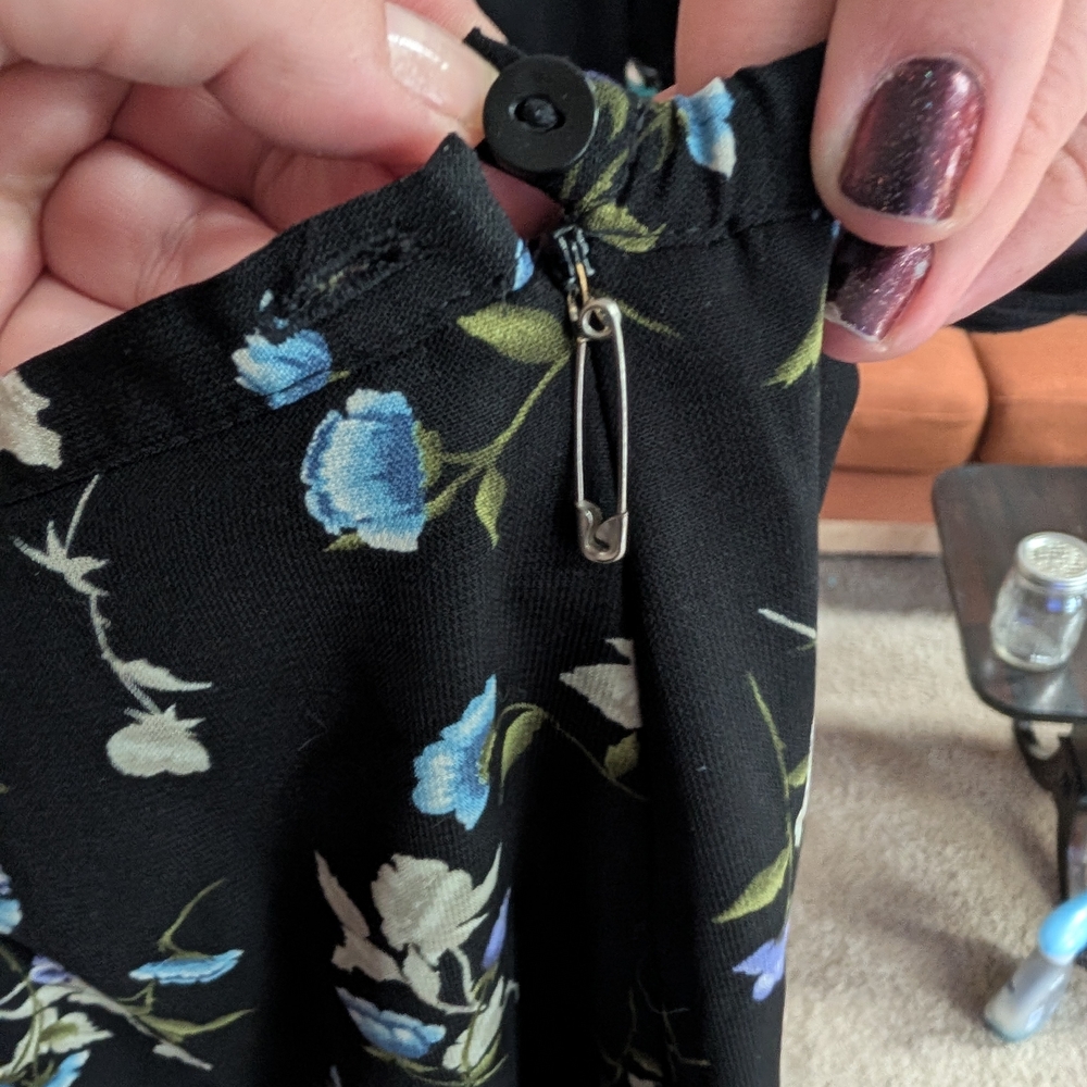 Kathie Lee Collection Vintage Floral Skirt - Picture 3 of 3